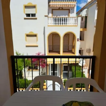 Beachside Bliss 2br, Balcony, Pool, Wifi, Tennis